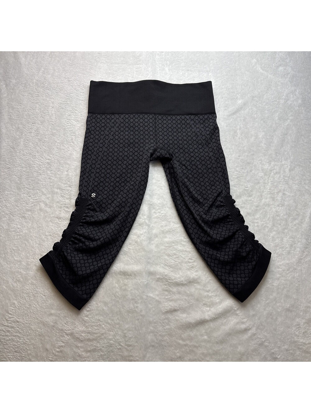 Lululemon In The Flow Crop II Leggings size 6 black gray (2312)